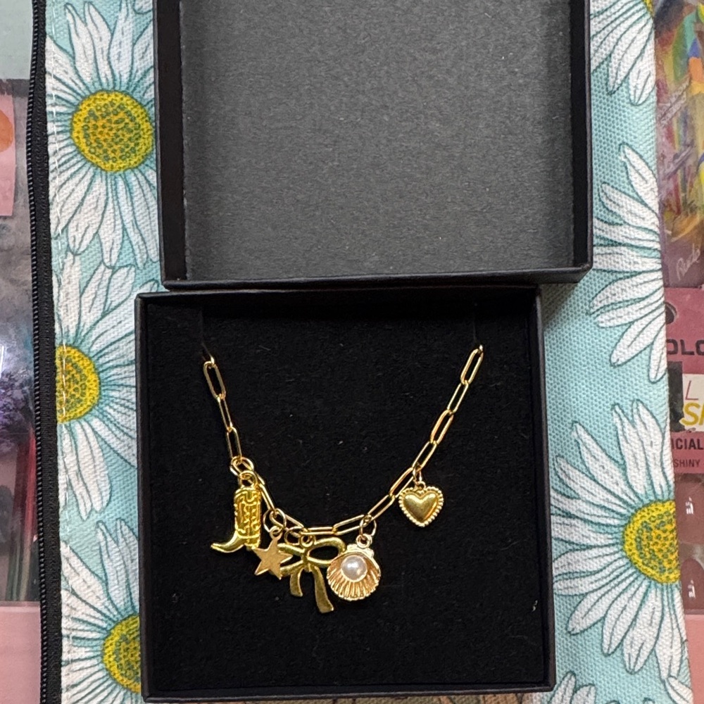 Gold Charm Bracelet with Heart and Shell